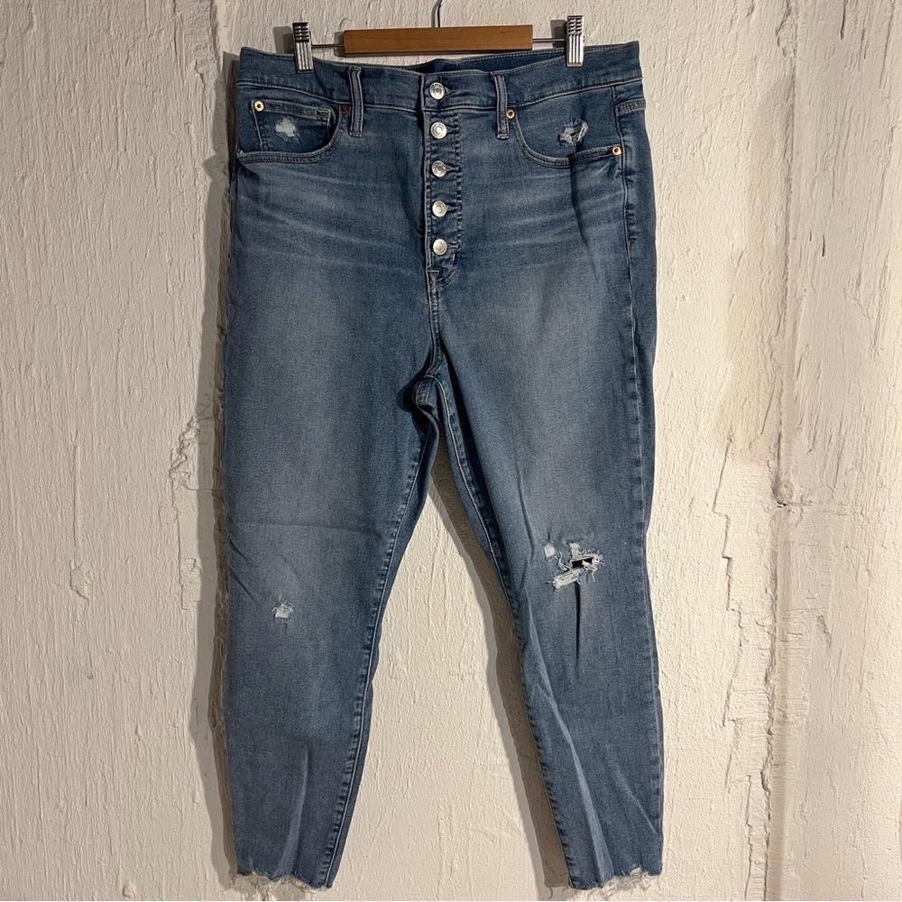 GAP • true skinny sky high jeans short